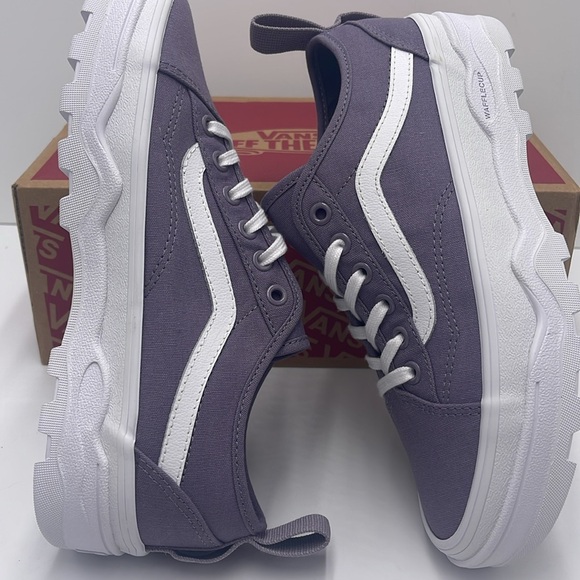 Vans WMNS Sentry Old Skool Gray Ridge
VN0A5KR3NKE
Sneakers - Picture 11 of 16